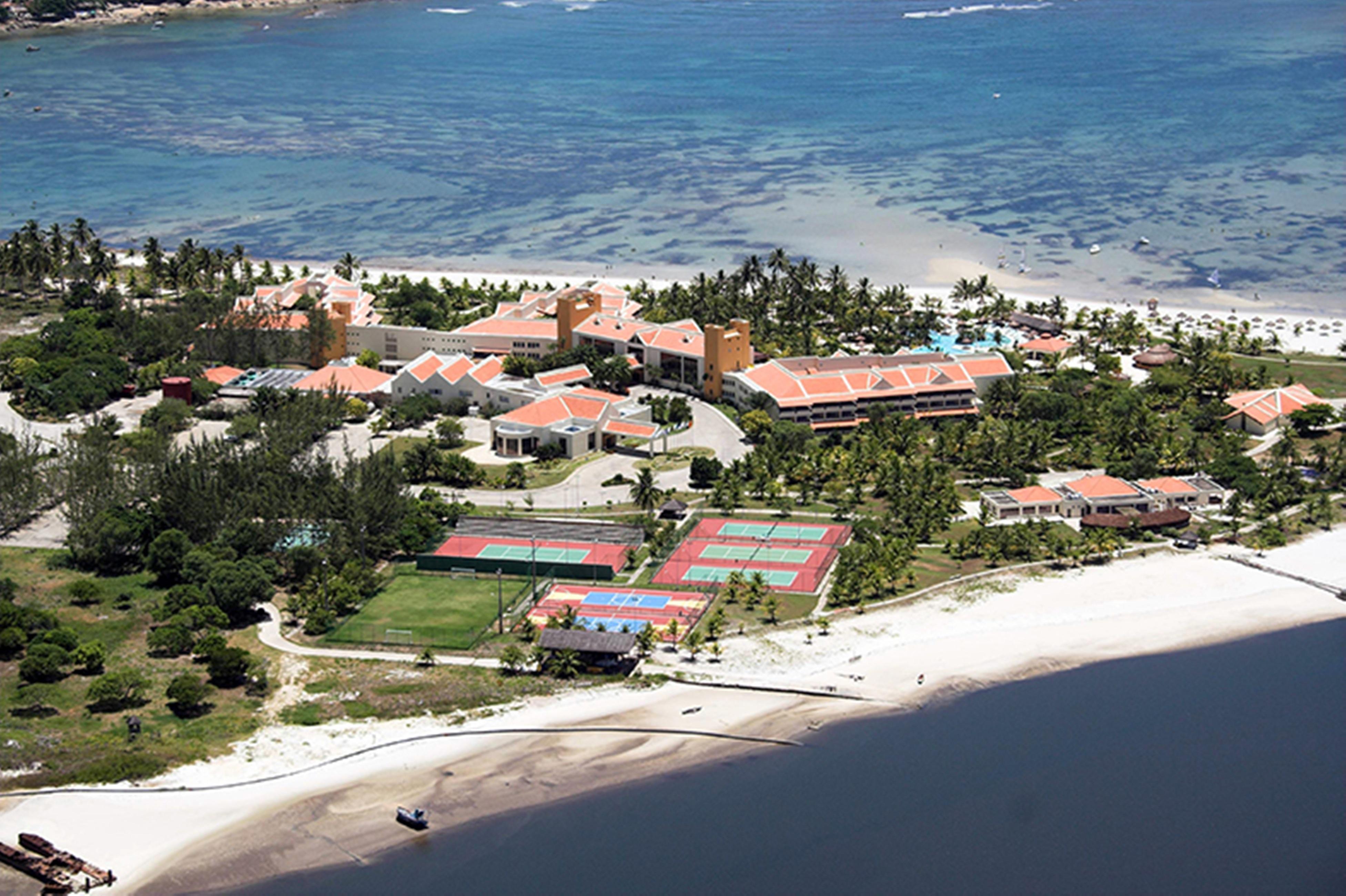 Vila Gale Cabo Cabo de Santo Agostinho Eksteriør bilde Aerial view of the resort